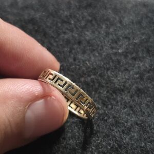 14k gold Greek ring - size 7